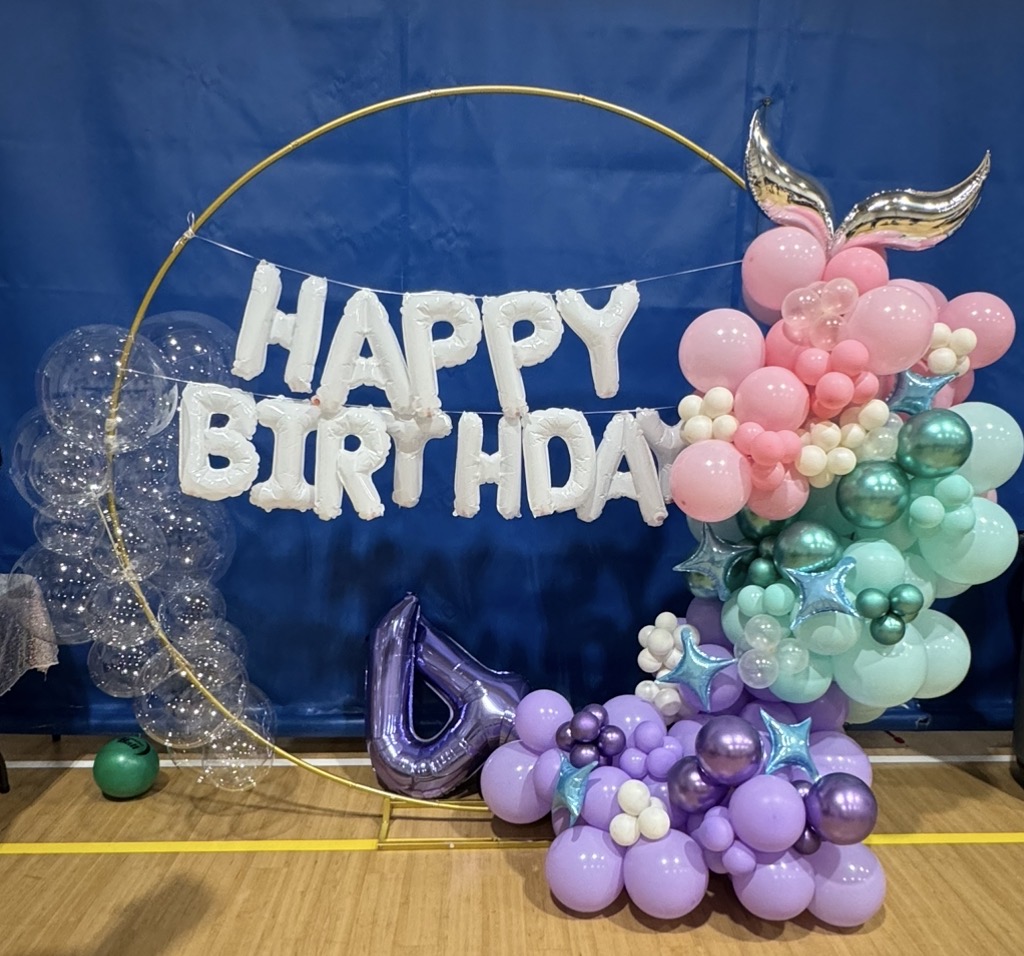 Mermaid balloon installation