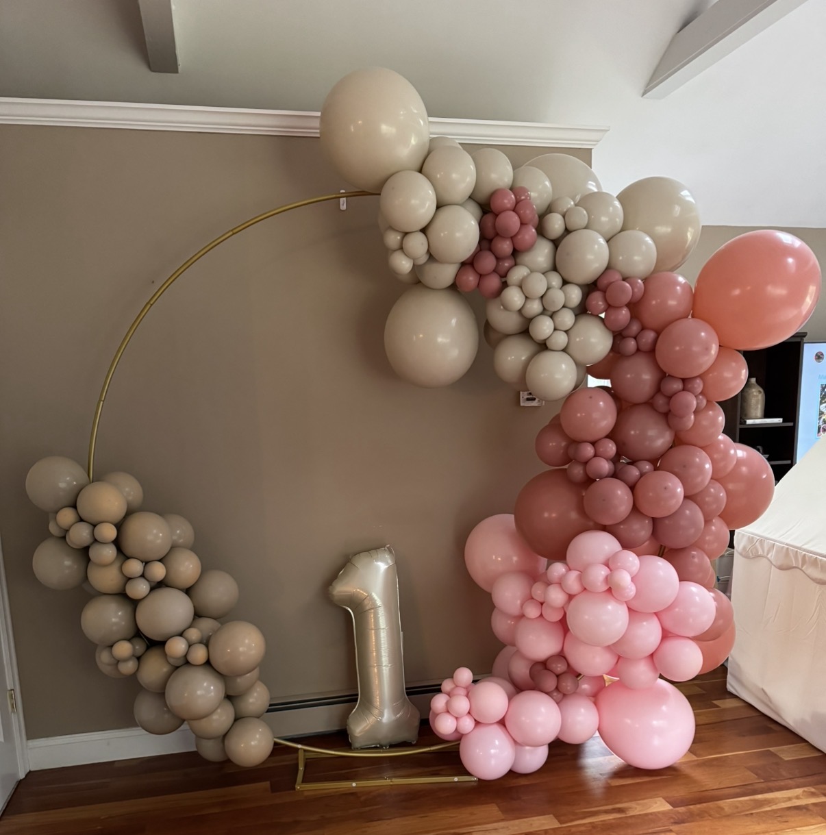 Balloon arch